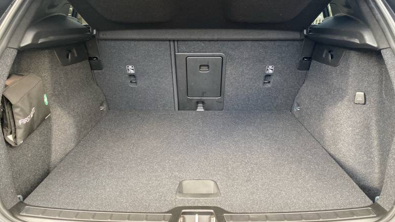 Volvo Xc40 2.0 B4P R DESIGN 5dr Auto Petrol Estate